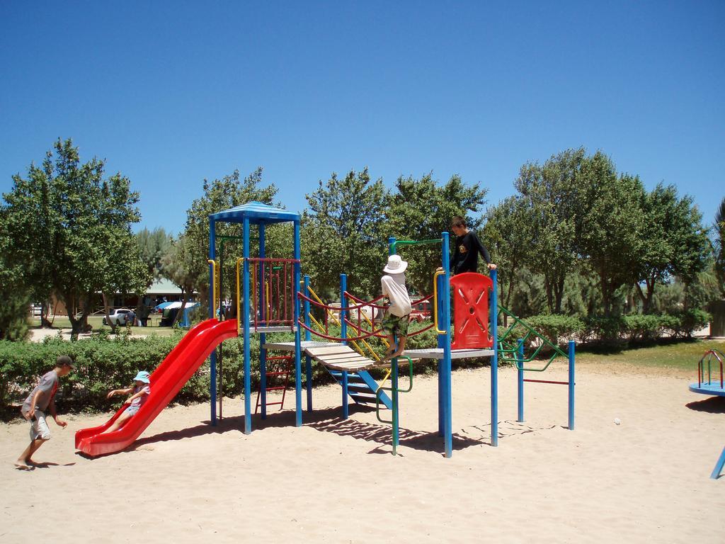 ホテル Ningaloo Coral Bay - Bayview エクステリア 写真